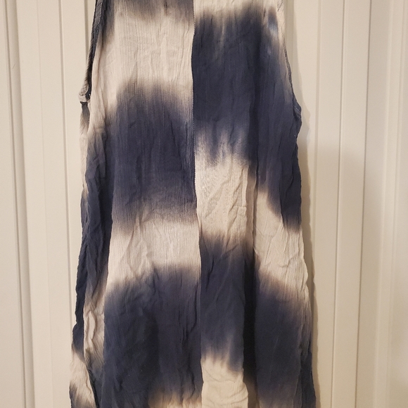 Scrunch tank top.🍒 - Picture 8 of 10